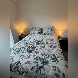 Floral Patterned Mattress Cover